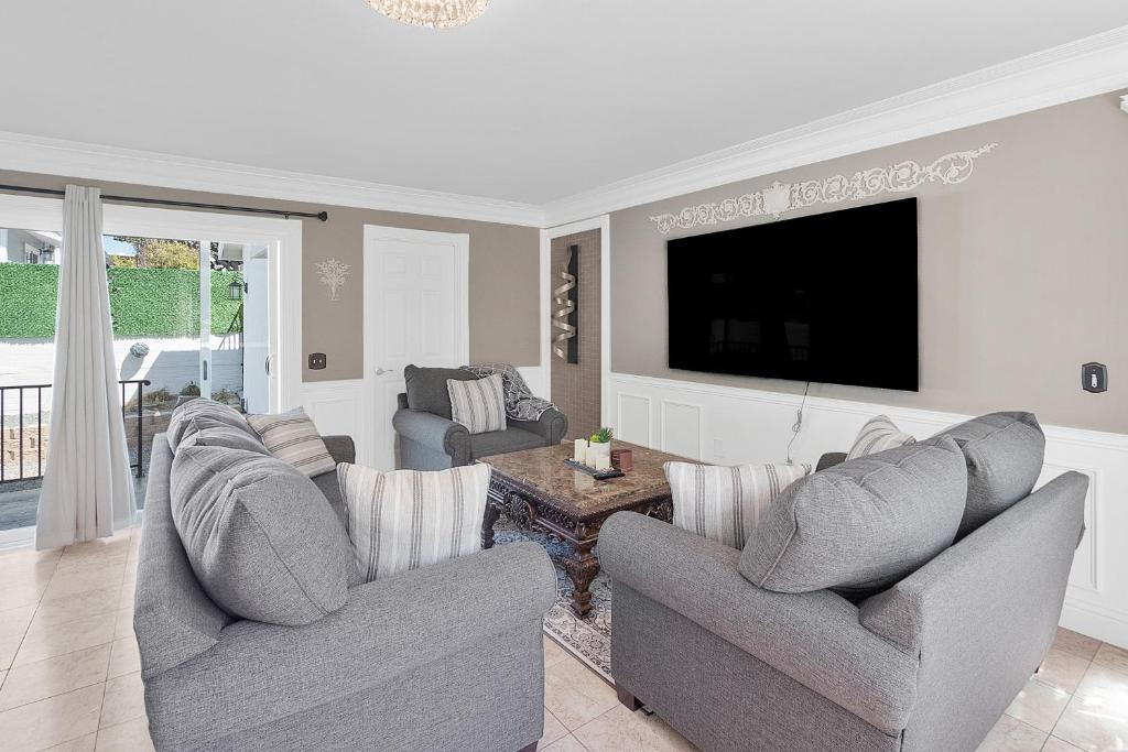 The Grand Respite of San Diego - Three-Bedroom House — homepage